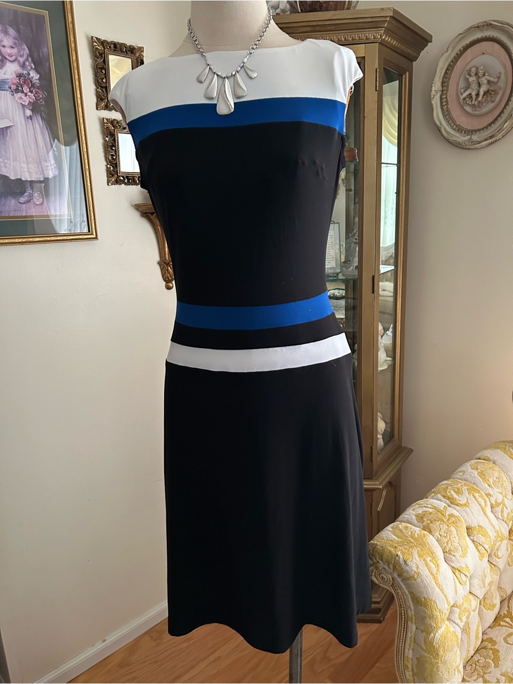 CHAPS Colorblock Sheath Dress SZ M. C:5043-9-5/20/26